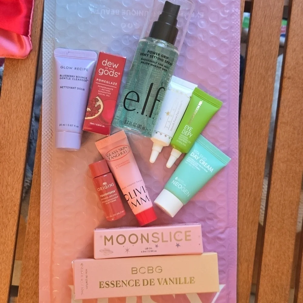 Ipsy Makeup Bags and Samples Set